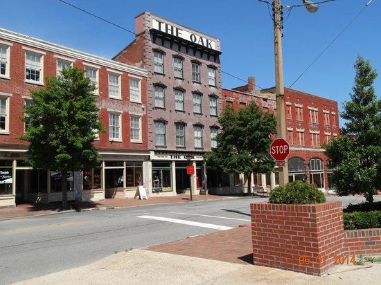 The Oak Collectables and Antiques